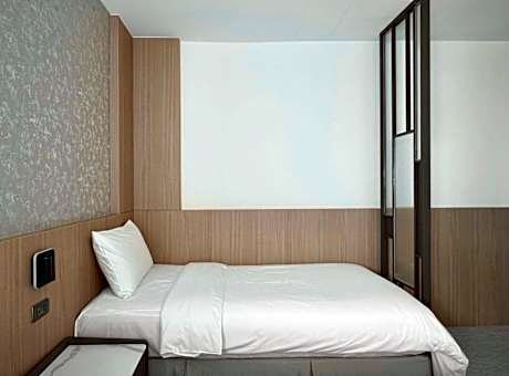 Standard Street View Single Room