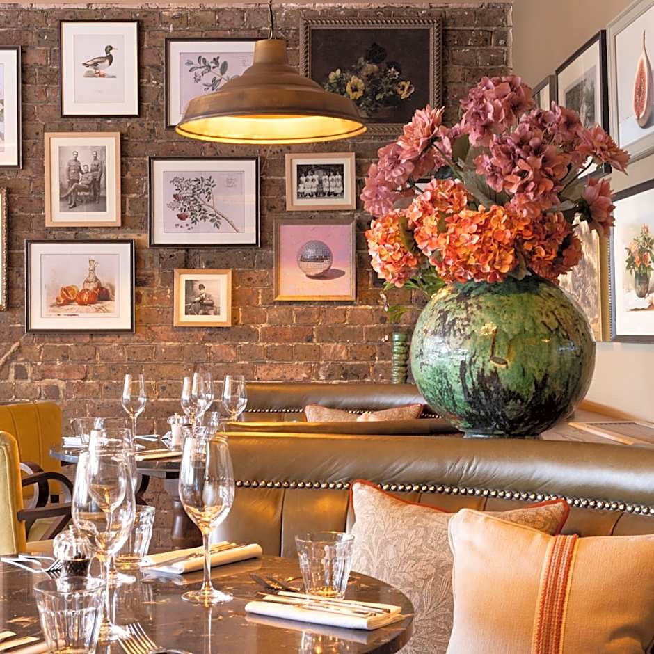 The White Hart - A Heartwood Inn