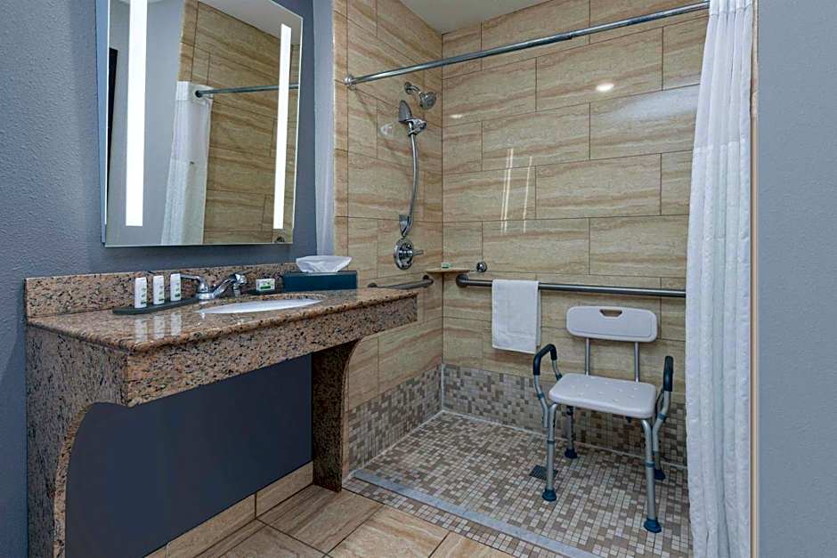 La Quinta Inn & Suites by Wyndham Allen At The Village