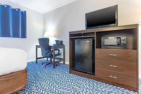 Double Room with Two Double Beds - Non-Smoking
