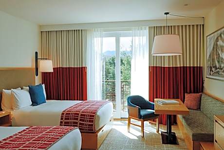 Grand Deluxe Queen Room with Two Queen Beds