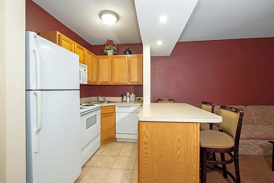 Red Roof Inn & Suites Hazleton