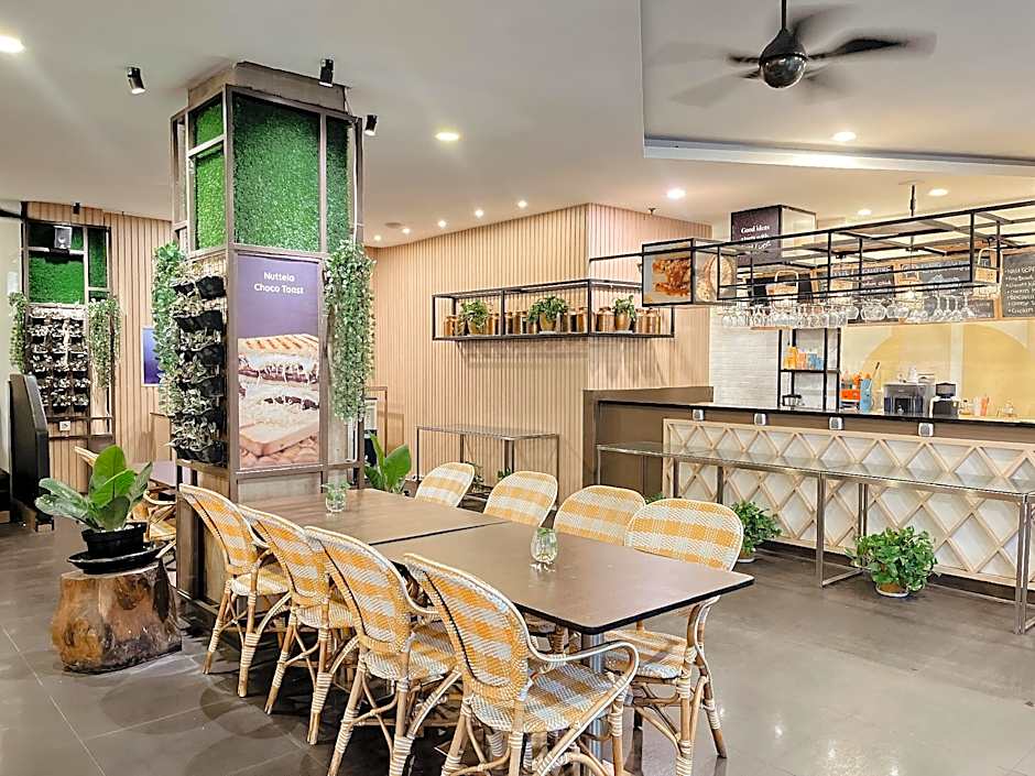 Oak Tree Urban Hotel