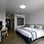 Classic Kameo Hotel & Services Apartment