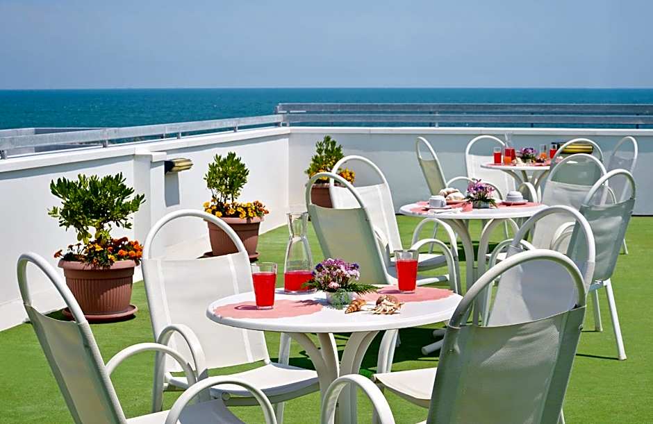 Hotel Ciondolo D'Oro 5 minuti da Rimini Fiera CON PARCHEGGIO INCLUSO