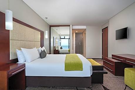 Suite with Queen Bed