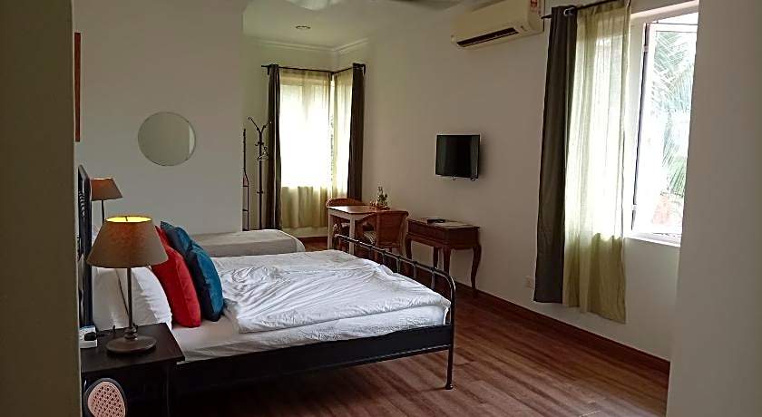 Rumah Putih B&B near KLIA