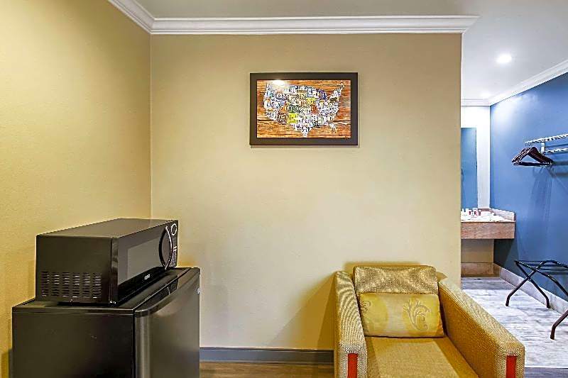 Econo Lodge San Bernardino I-215