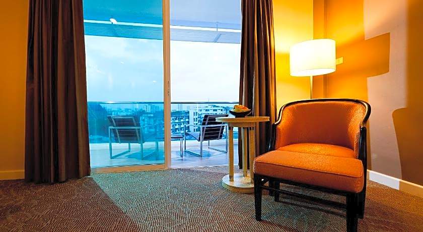 Royal Princess Larn Luang Hotel