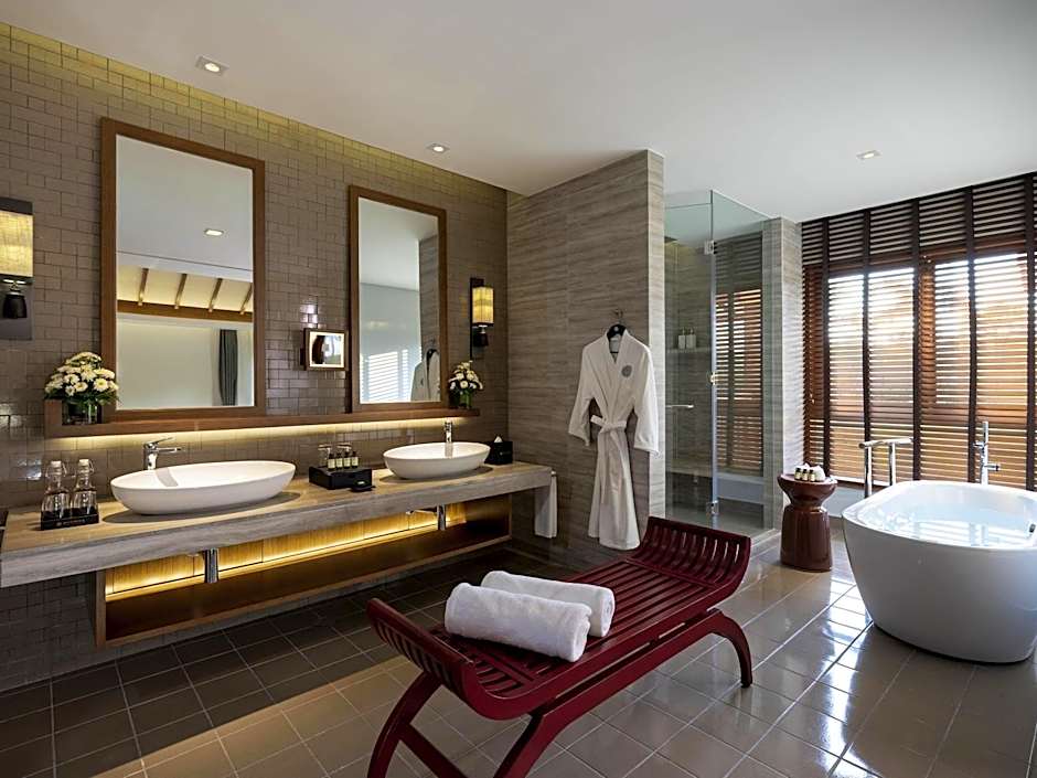 Photo 1 of 5 of Deluxe Premium 1 King Bed, View