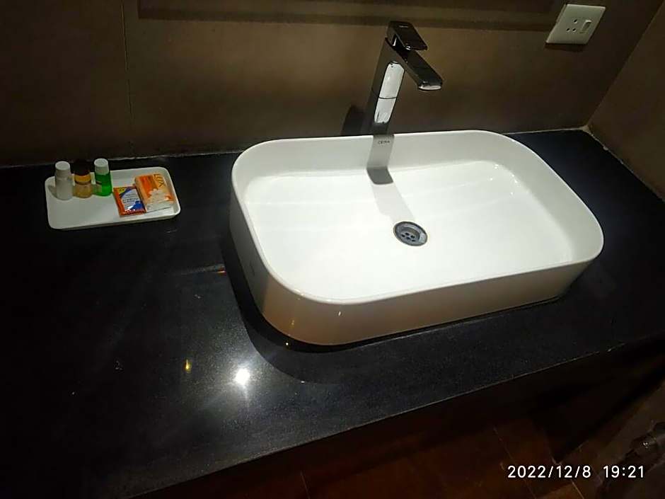 HOTEL DHAROHAR