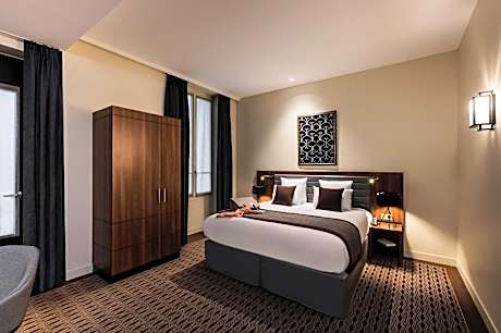 Junior Suite with King Bed and Sofa Bed