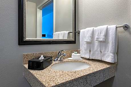 Room, 2 Queen Beds (Hearing Accessible)