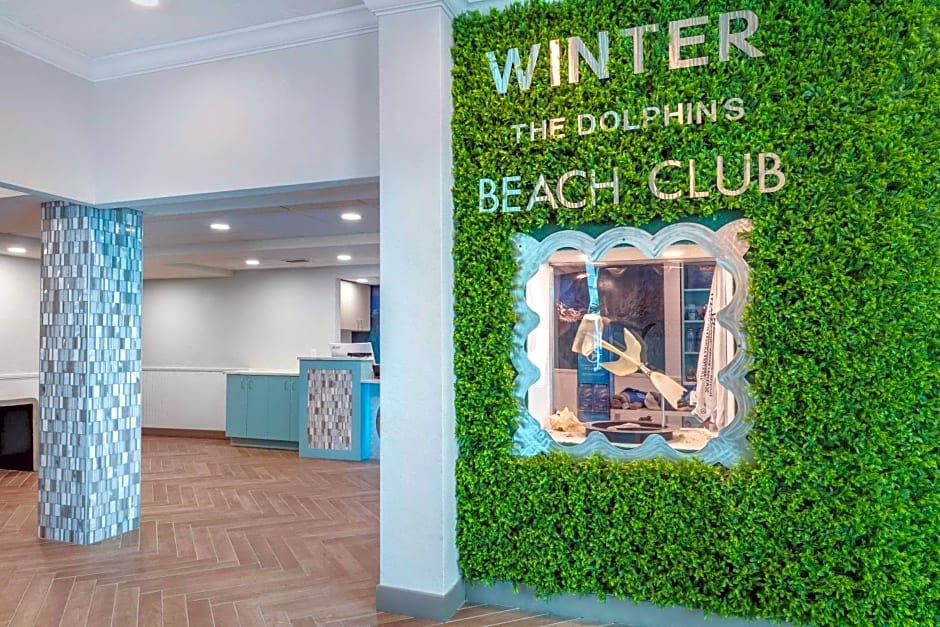 Winter the Dolphin's Beach Club, Ascend Hotel Collection