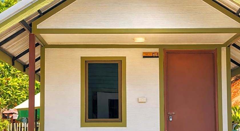 Lanta L.D. Beach Bungalows