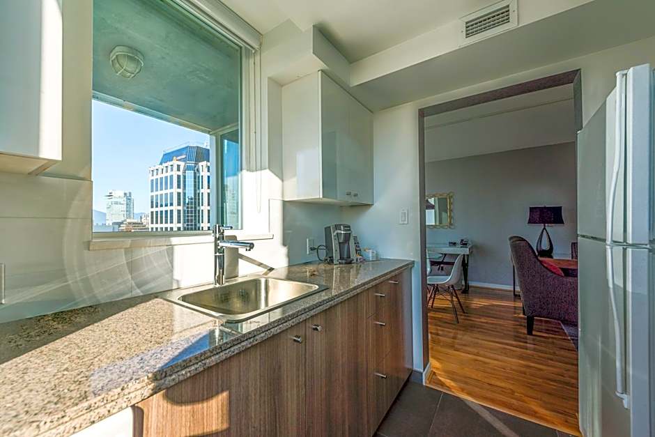 Carmana Hotel & Suites