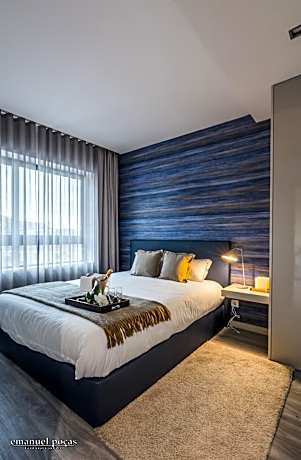 One-Bedroom Apartment with Balcony