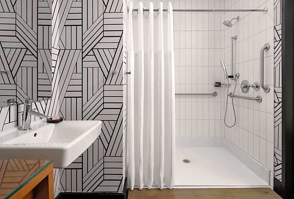 Hotel Tupelo, a Wyndham Hotel