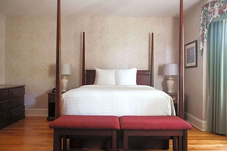 Quality Inn & Suites Downtown