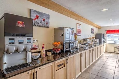 Queen Room - Accessible/Nonsmoking