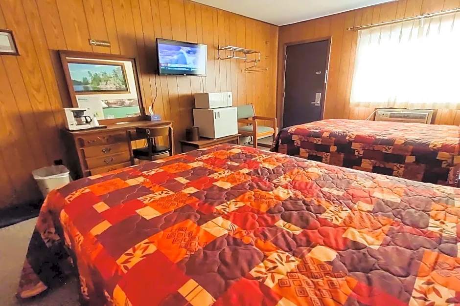 Love Hotels Voyageur by OYO at International Falls MN