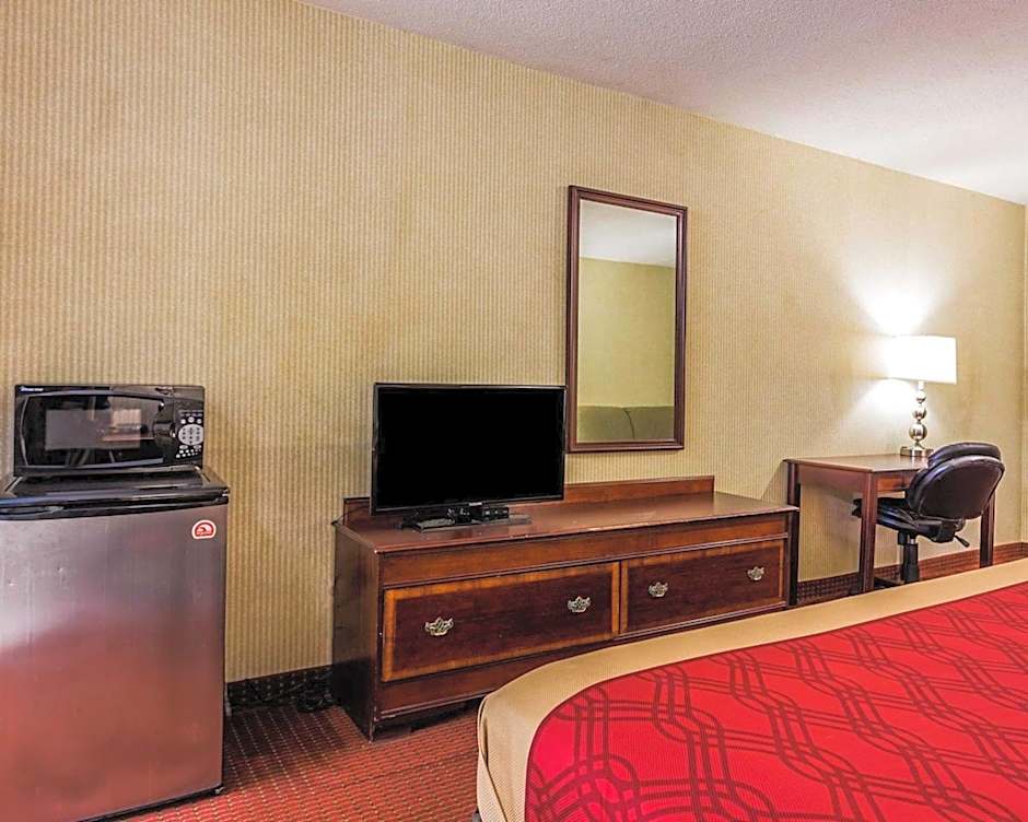 Econo Lodge Inn & Suites Matthews - Charlotte
