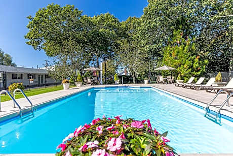 Falmouth Heights Motor Lodge