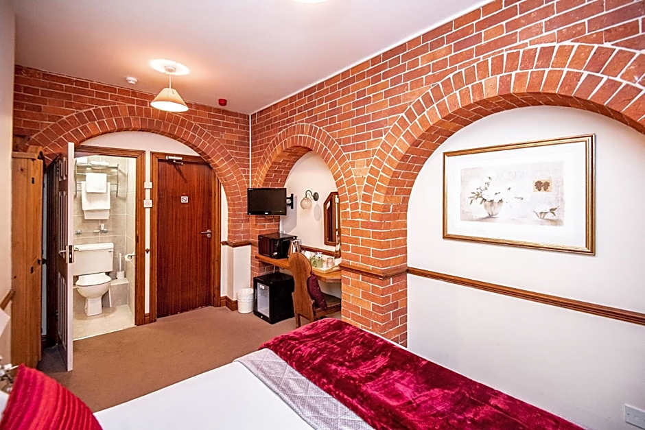 Trivelles Waterhall Country Gatwick Hotel & airport parking