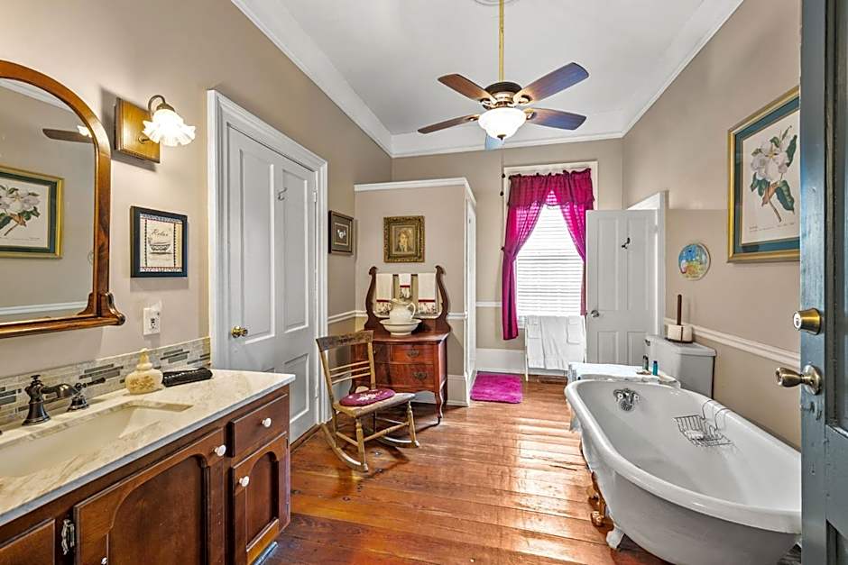Goodbread House Bed & Breakfast Inn