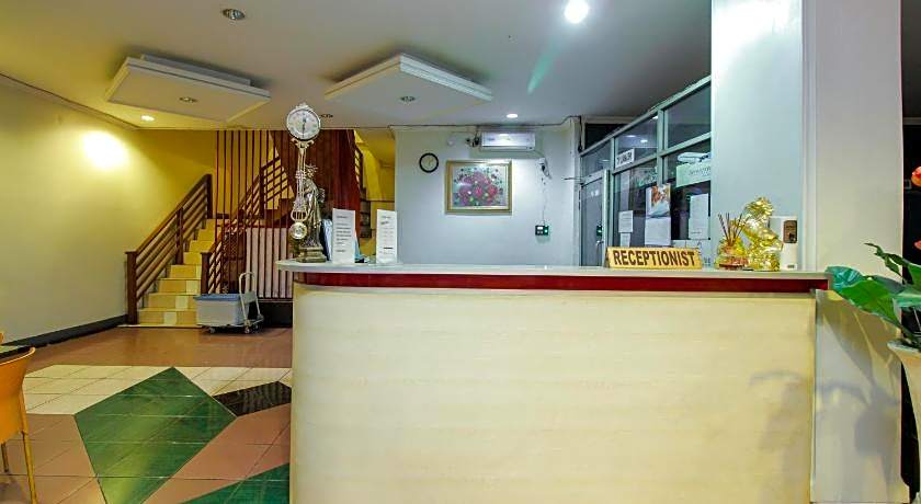 RedDoorz near Bethesda Manado