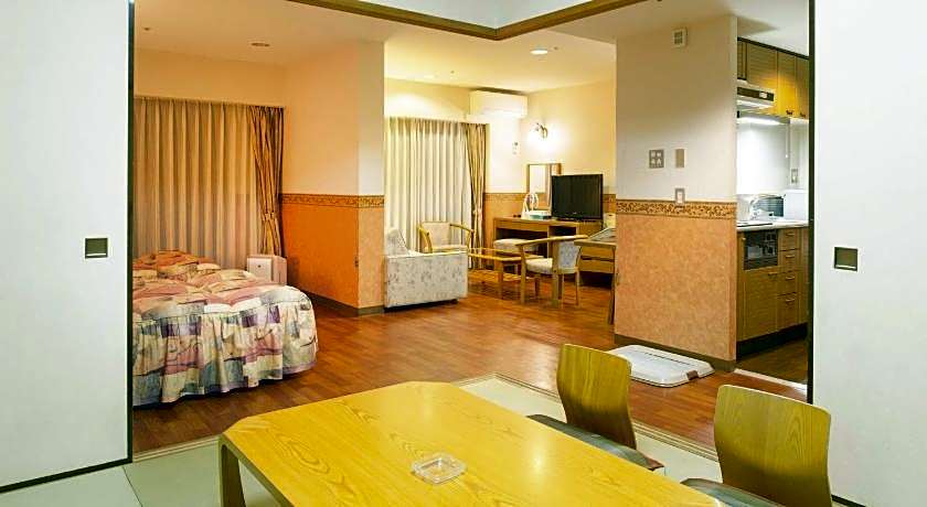 Izu-Kogen Wan Wan Paradise Condominium