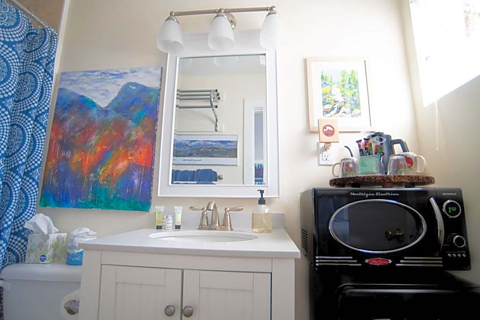 Mt Williamson Motel and Basecamp