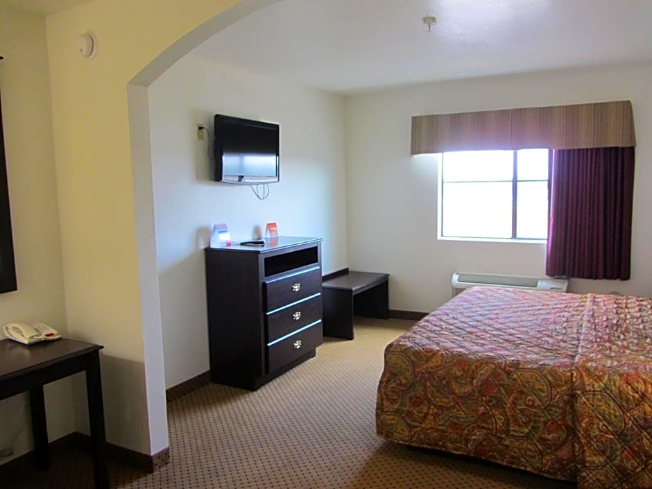 Howard Johnson by Wyndham Lubbock TX