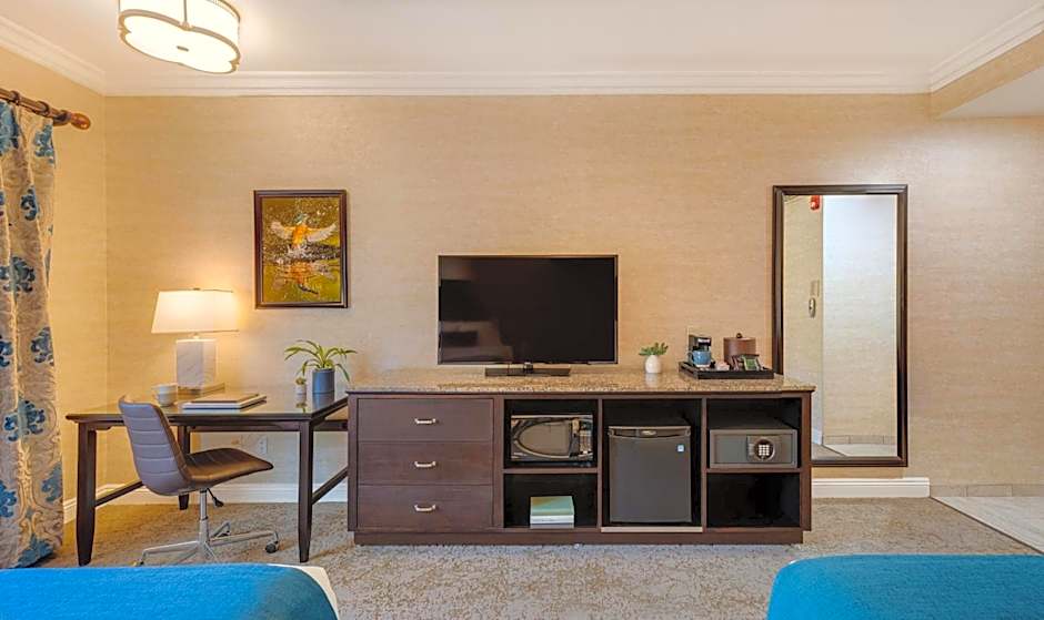 Ayres Suites Diamond Bar