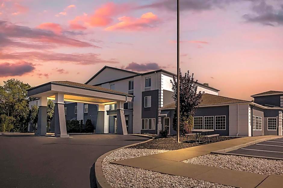 Comfort Inn & Suites Harrisburg-Hershey North