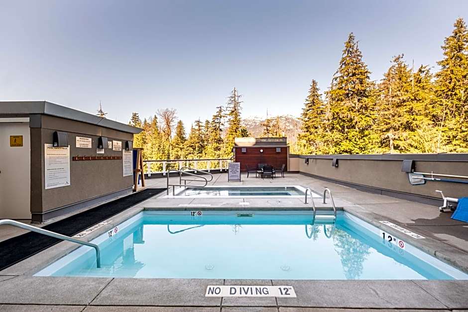 Le Chamois by Outpost Whistler