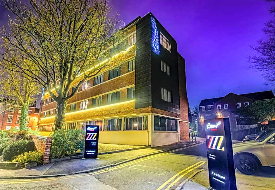 Roomzzz Chester City