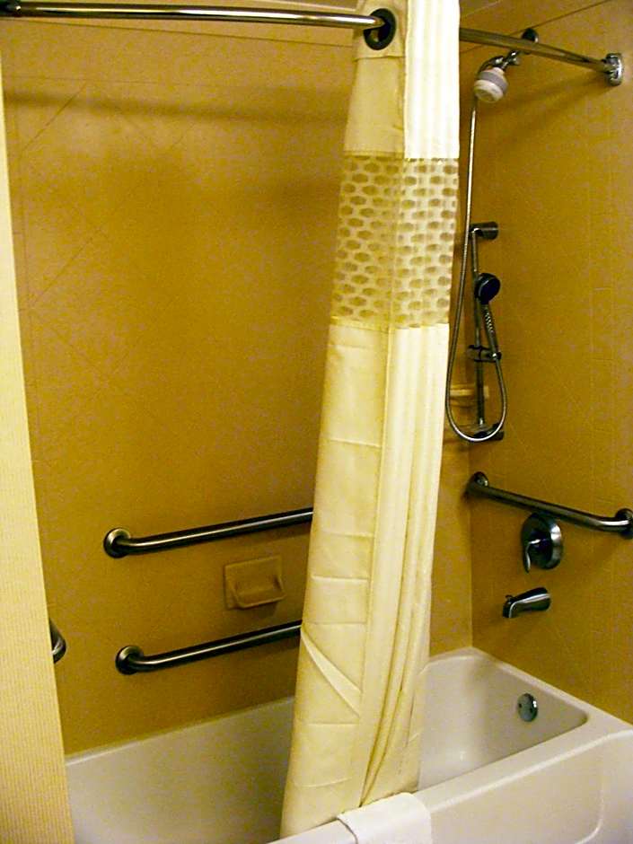 Hampton Inn By Hilton Calera