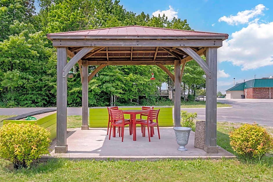 Quality Inn Saint Ignace I-75