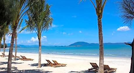 GM Doc Let Beach Resort and Spa