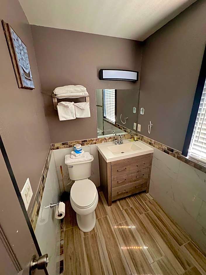 Cascade Lodge - Central Bend Retreat