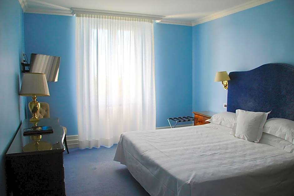 Hotel Riviera & Maximilian's