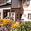 Valley Hi Hotel