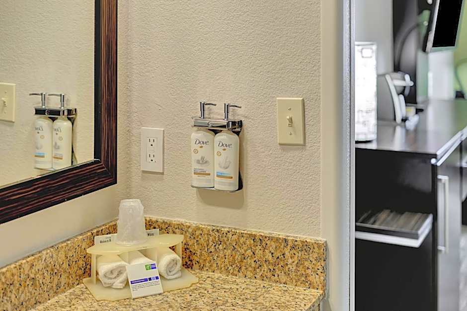Holiday Inn Express Hotel & Suites Beatrice By IHG