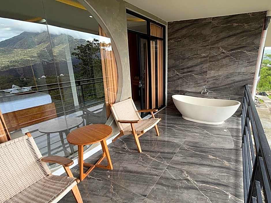 Caldera Hotel & Restaurant