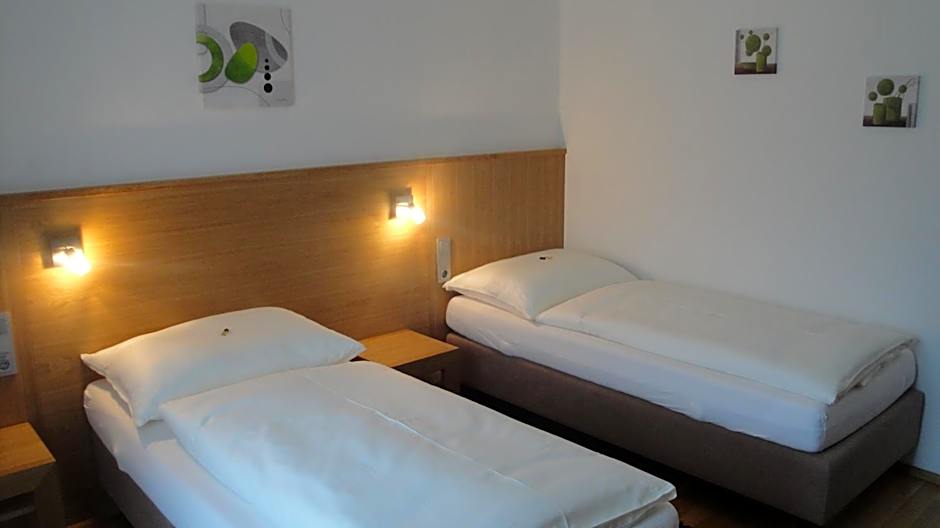 Pension Dorfplatzl – Fusch an der Grossglocknerstrasse, MN