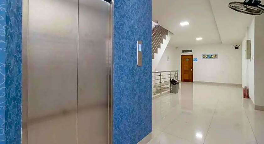 RedDoorz Plus @ Cemara Asri Medan