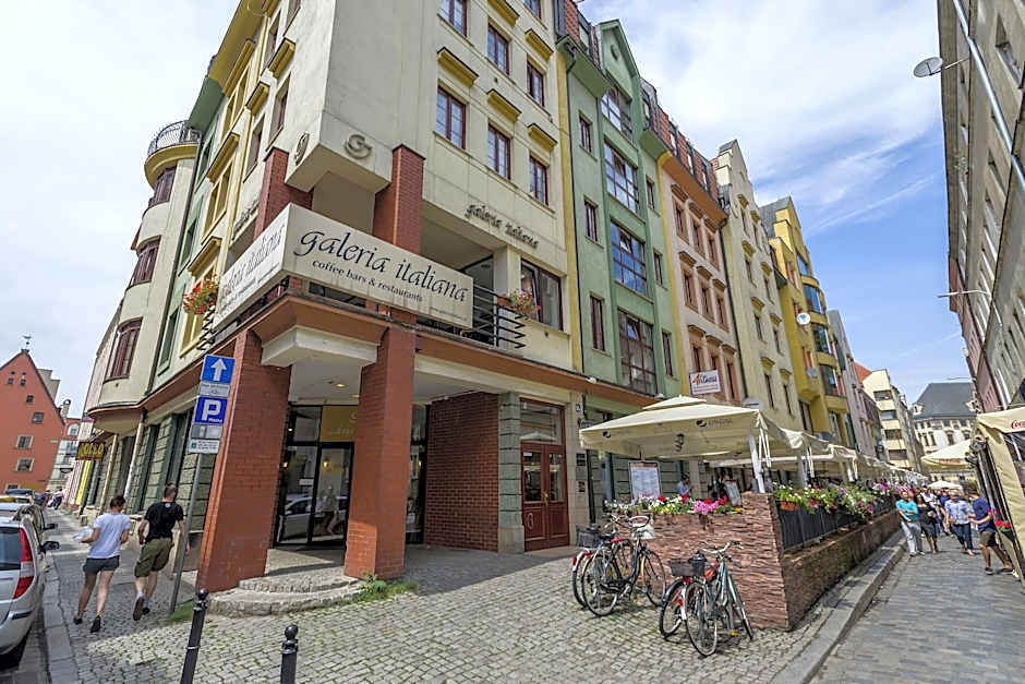 Galeria Italiana Apartments