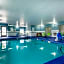  Holiday Inn Express & Suites