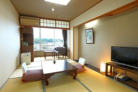 Japanese-Style Standard Room with Mikuma River View